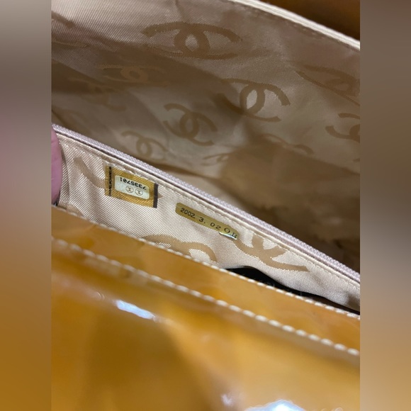 CHANEL Quilted Patent Leather Tote - Picture 6 of 14